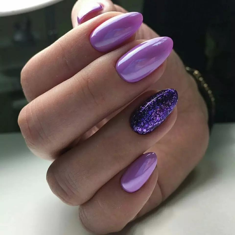 Manicura en colores púrpuras (32 fotos): Ideas de diseño de uñas 17257_9