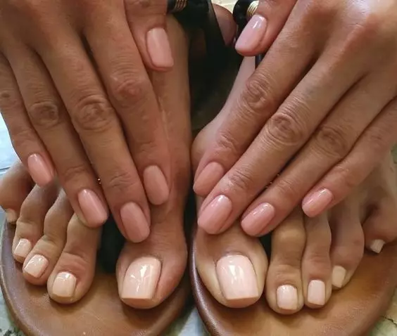 manicure e pedicure (35 fotos) Verão: opções de design bonitas unhas em um estilo para o verão 17262_16