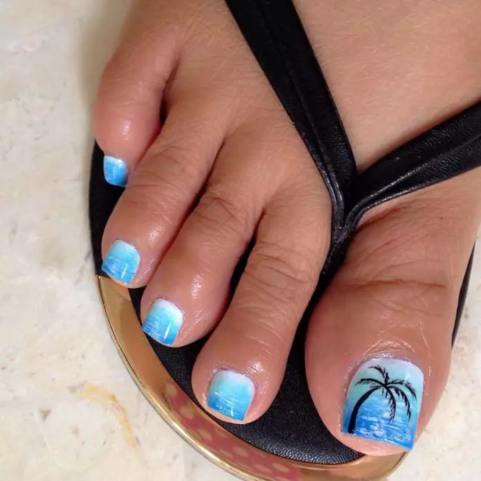 Blue pedicure (52 photos): design with varnish in a gentle white and blue color with rhinestones 17266_5