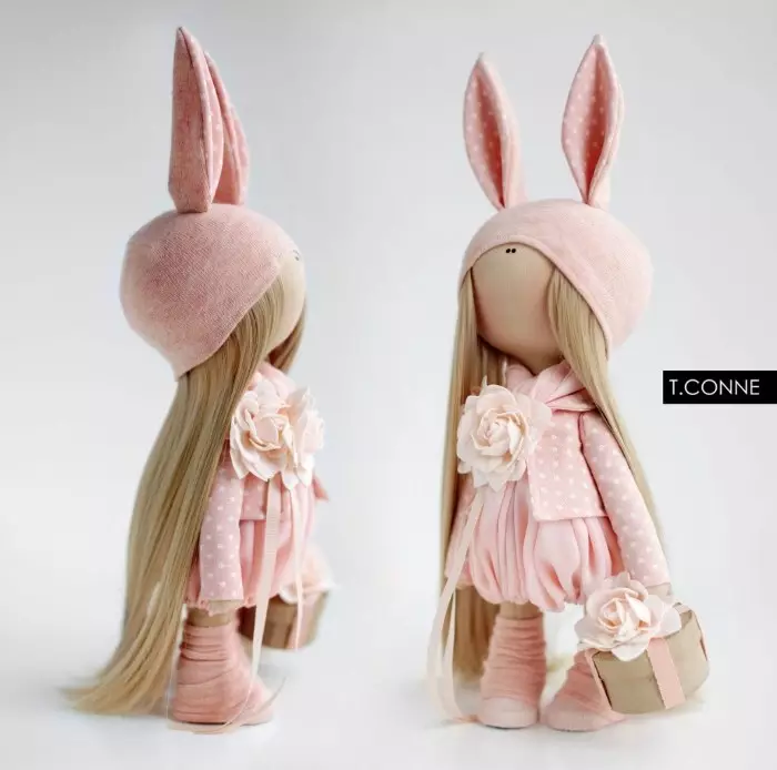 Choisissez un ensemble pour la couture de poupées: pour la couture intérieure et textile textile doux, types d'ensembles pour la fabrication de jouets, des conseils sur le choix 17368_10
