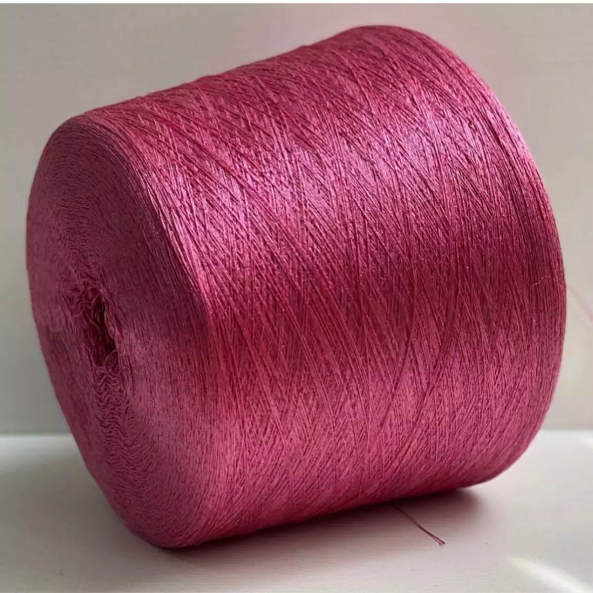 I-Viscose Yarn: Kuyini? I-Viscose Silk ene-LURX futhi ngaphandle kokugoba, izakhiwo, izici nokwakheka. Yini ongayixhuma? 17398_16