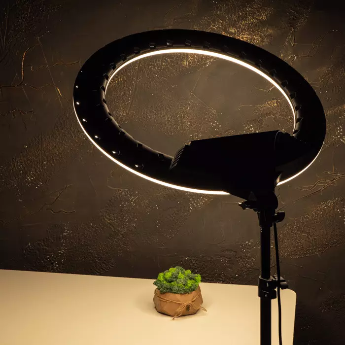 Ringlamp koos kaugjuhtimispuldiga: kuidas see toimib ja kuidas seda kasutada? Kuidas lampi ühendada? Mudelid 32-36 ja 54 cm juhtpaneeliga Selfie, Muud valikud 17403_7