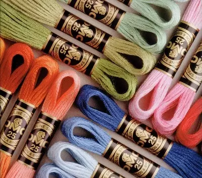 Mulina DMC：调色板颜色刺绣螺纹。有一件事有多少米？特色和品种 17428_26