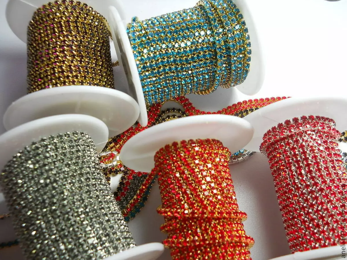 Кристали за ръкоделие: Избор на набор от декоративни кристали. Сортове. Къде те се прилагат? 17444_12