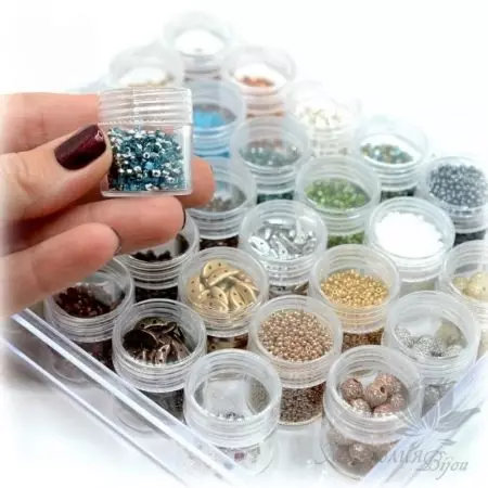 珠子組織者：儲存罐和木紋模式以調色板的形式。如何用自己的手製作一個容器？在盒子裡存放珠子是否方便？ 17449_5