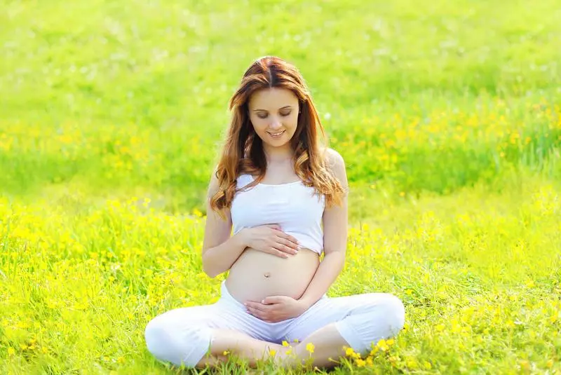 Afirmacije za nosečnice: fraze za zasnovo, uspešno nosečnost in rojstvo zdravega in lepega otroka 17496_9