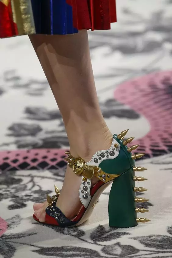 Gucci sandaler (20 bilder): GUCCI 2021 modeller på plattformen 1758_6