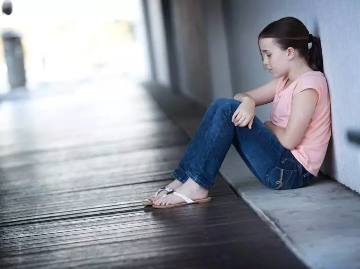 Depressione nei bambini: i sintomi della depressione dei bambini in 10 e 11 anni, i suoi segni nei bambini di età prescolare. Come uscire? 17648_6