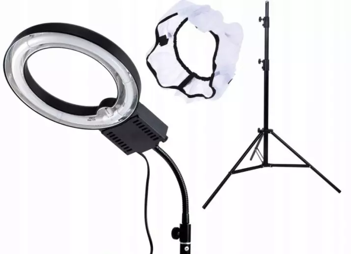 Ring lampy pro make-up umělce: Jak si vybrat kulatou LED lampu? Kruhové lampy na stativu, pro zrcadla a ostatní 17771_16