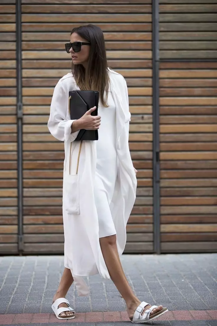 Sandalias de verano 2021 (112 fotos): Tendencias de moda de sandalias de mujeres en una cuña, tacón grueso y bajo. 1782_33