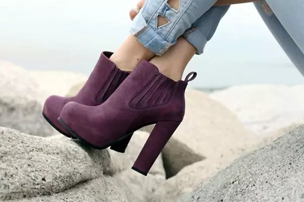 Violetinės kulkšnies batai (38 nuotraukos): ką dėvėti 1789_16