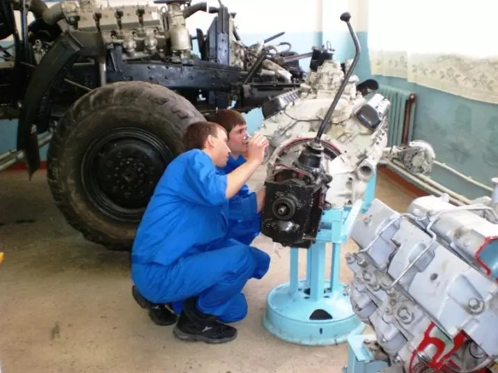 DVS-stuurprogramma: wat is het werk van de bestuurder van interne verbrandingsmotoren, verantwoordelijkheden volgens ETK's, professionele standaard en training 17976_8