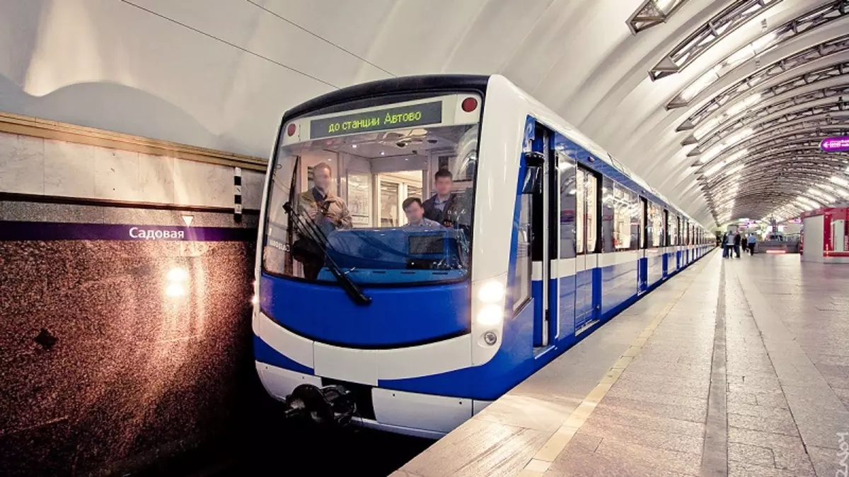 Driver Metro: Salane û taybetmendiyên xebatê yên li metroyê li trêna elektrîkê, pîşeya perwerdehiyê, daxwaz û berpirsiyariyên 17988_10