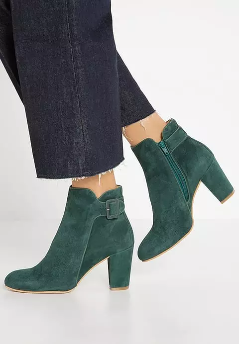 綠色踝靴（43張照片）：穿絨面革和皮革深綠色型號 1799_11
