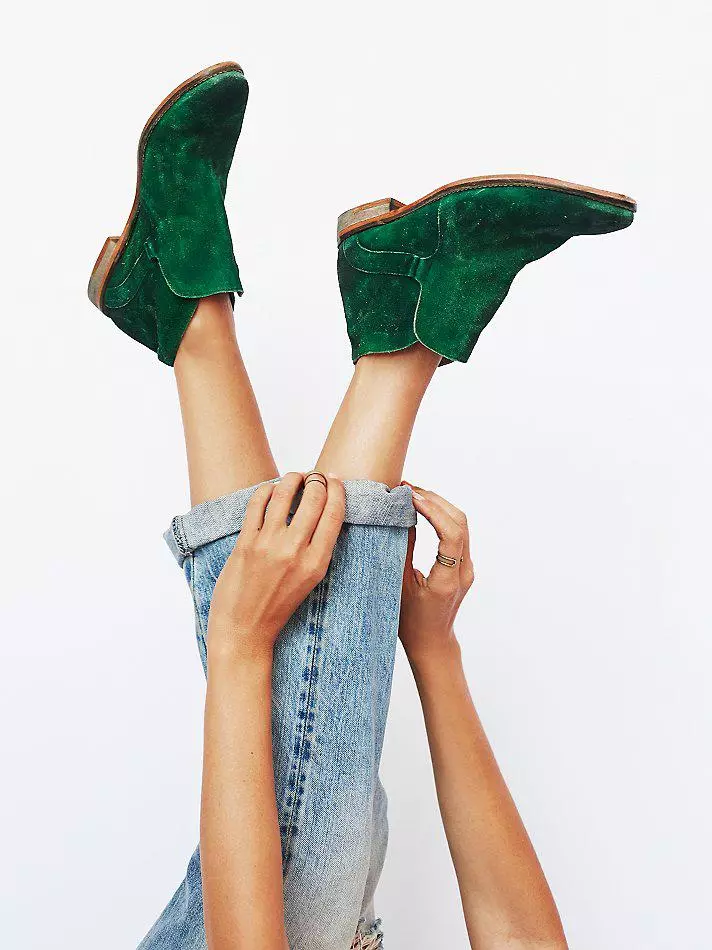 Green pergelangan kaki Boots (43 foto): Apa yang harus memakai suede dan model kulit hijau gelap 1799_20