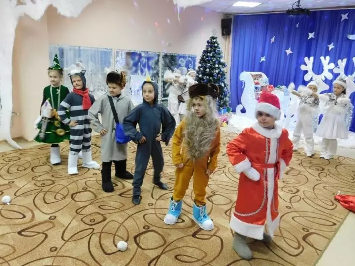 Kompetisies en speletjies vir kinders vir die nuwe jaar: Nuwejaar se snaakse kinderspele by die huis naby die Kersboom, snaaksverhuising en speletjies met take op die straat 18043_21