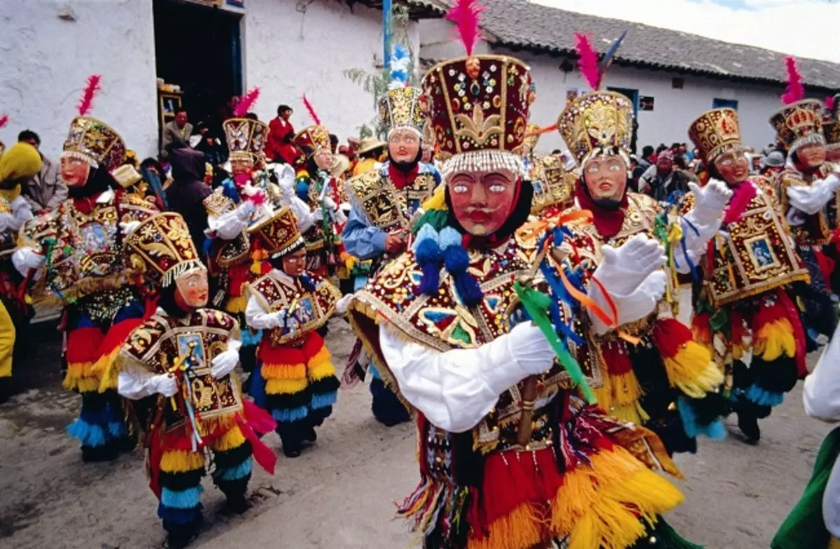 Nieuwjaar in verschillende landen: de tradities van het nieuwe jaar, bij het vieren en zoals opgemerkt in Brazilië, in Afrika en andere landen van de wereld? 18057_27