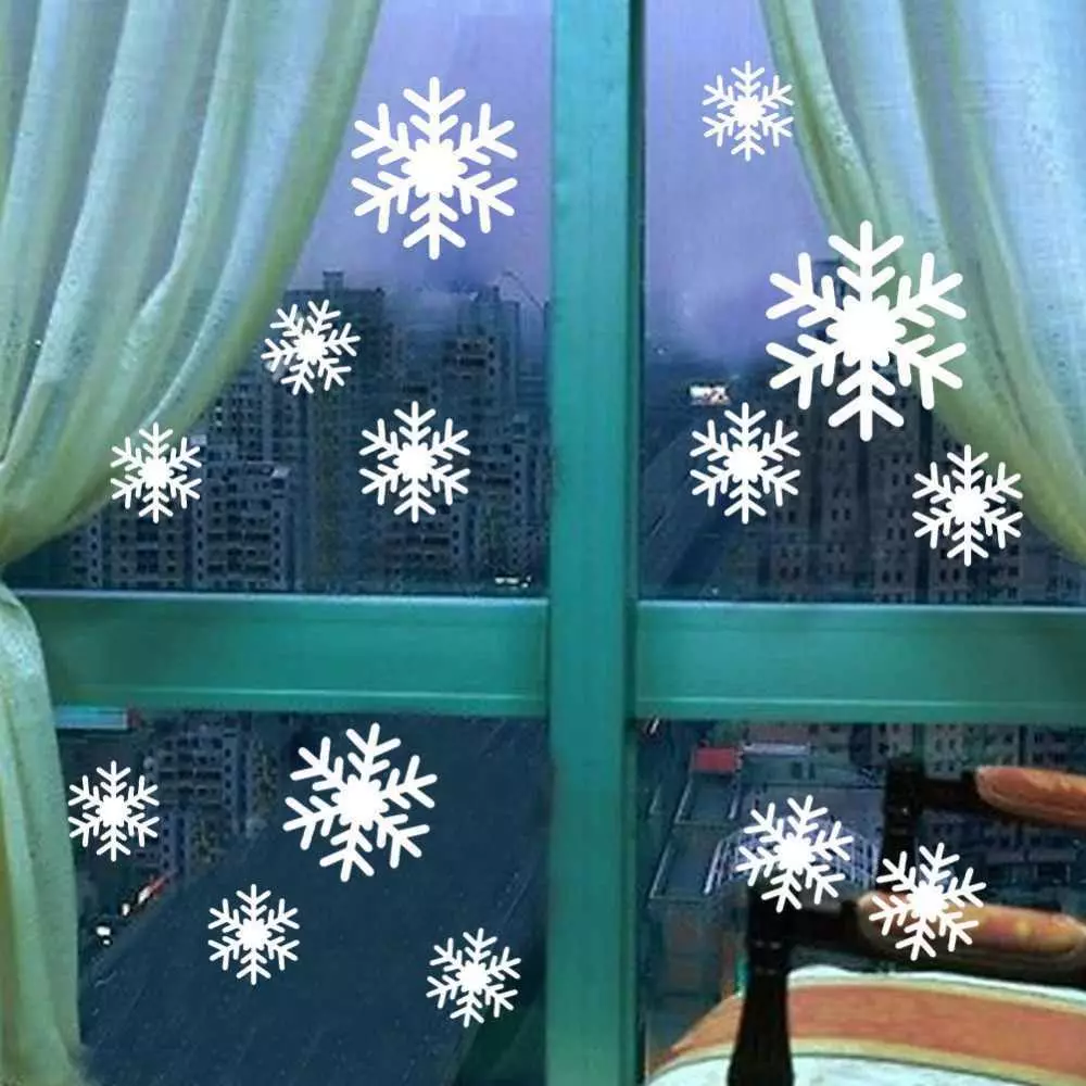 Kuidas kaunistada aknad uue aasta jaoks? Me kaunistame uue aasta joonistused guašš ja teiste kaunistamise, kirjutades maali ja mustrid tõmmatud hambapasta 18063_58