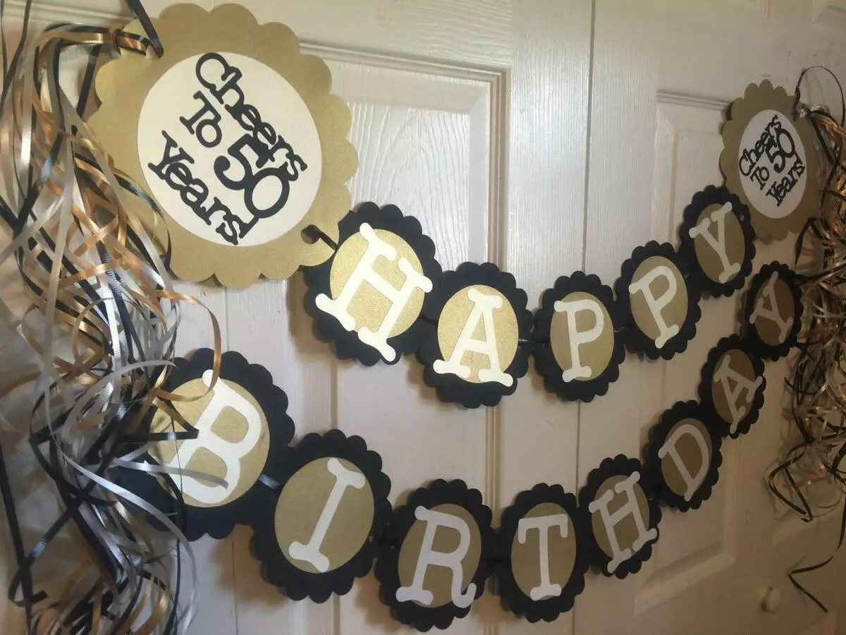 Decoração de aniversário masculino (31 fotos): Como decorar o quarto do seu marido com suas próprias mãos? Decoração do apartamento com bolas para um homem 18121_9