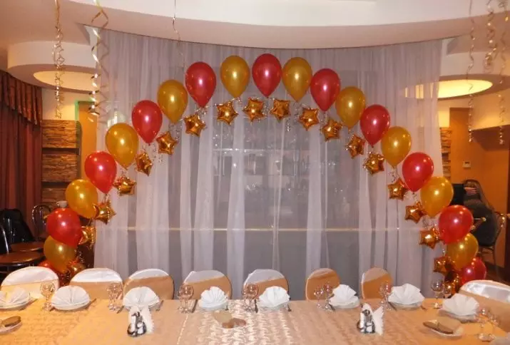 Decoratie ballen voor verjaardag: Hoe de bal te versieren met ballen en de hal? Schoonmaak ballonnen voor mannen, vrouwen en kinderen 18125_17
