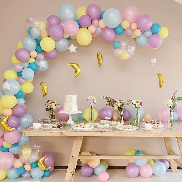 Decoratie ballen voor verjaardag: Hoe de bal te versieren met ballen en de hal? Schoonmaak ballonnen voor mannen, vrouwen en kinderen 18125_4