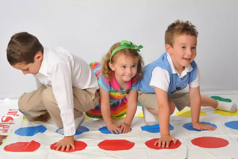 سناریوی تولد پسر 5 ساله: مسابقات در خانه. چگونه روز تولد یک کودک را در خانه جشن بگیریم؟ ایده ها و بازی های موضوعی 18148_10