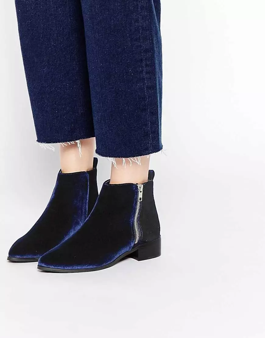 Blue Ankel Boots (42 foton): Vad ska du ha på sig en mörkblå modell från en nubuck och mocka på en häl, vilka leggings och klänning passar 1814_38
