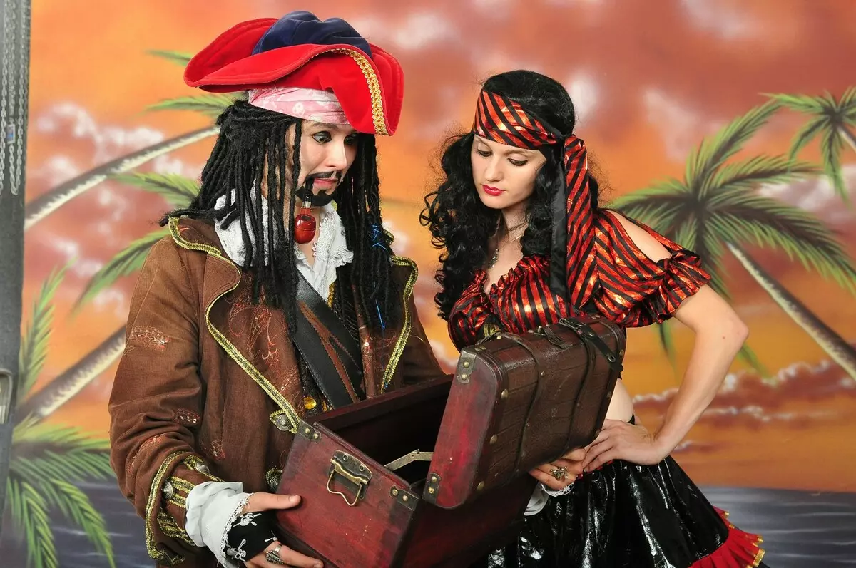 Pirate үдэшлэг (52 зураг): Хүүхэд, насанд хүрэгчдэд зориулсан хувилбар, насанд хүрэгчид, төрсөн өдрийн чимэглэл, зугаа цэнгэлийн тэмцээний тэмцээн 18152_44