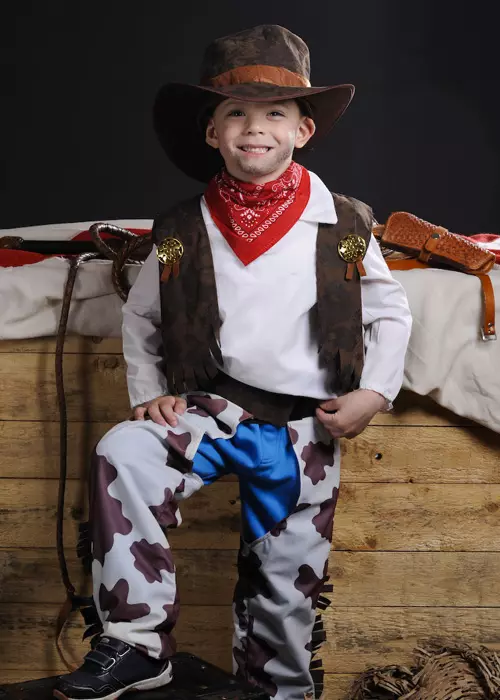 Partiya Cowboy: Scenario Birthday Wild Wild, Pêşbaziyên ji bo Cowboys û Sêwiran, Cilûbergên ji bo zarok û mezinan 18176_27