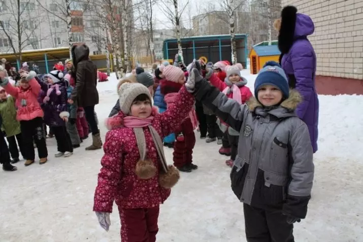 Games voor kinderen op maslenitsa: kinder wedstrijden binnen, carnaval taken op de straat, spelprogramma en folk plezier 18223_15