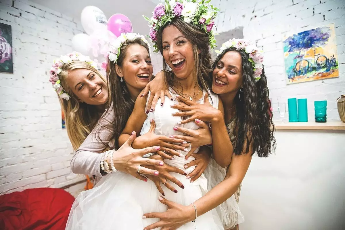 Concursuri pentru Partidul Bachelorette: Jocuri pentru Mirele și Sarcini Cool pentru prieteni, concursuri la domiciliu și într-o cafenea, un program competitiv vesel pentru prietene 18243_8