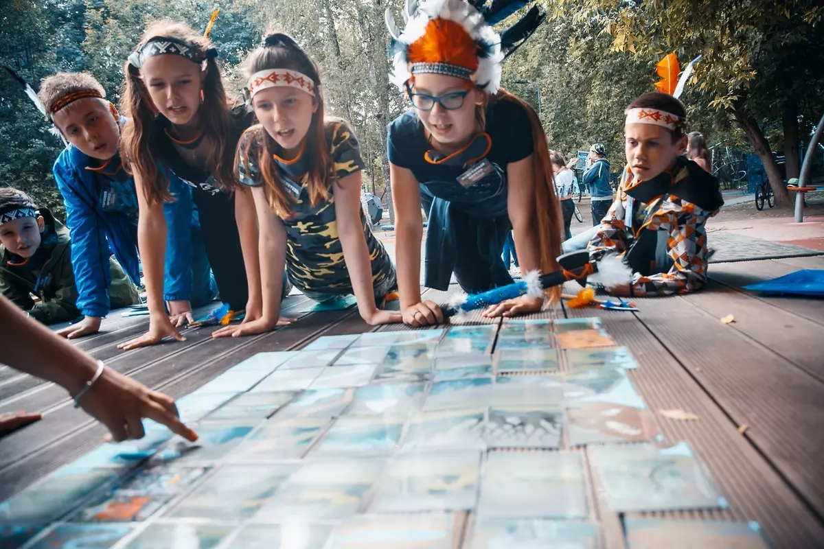 Misiones en la calle para niños: misiones de la búsqueda en la ciudad y el guión en la naturaleza, los enigmas del juego de la ciudad, las ideas de las misiones de invierno y verano. ¿Cómo pasar una búsqueda de deportes? 18257_2