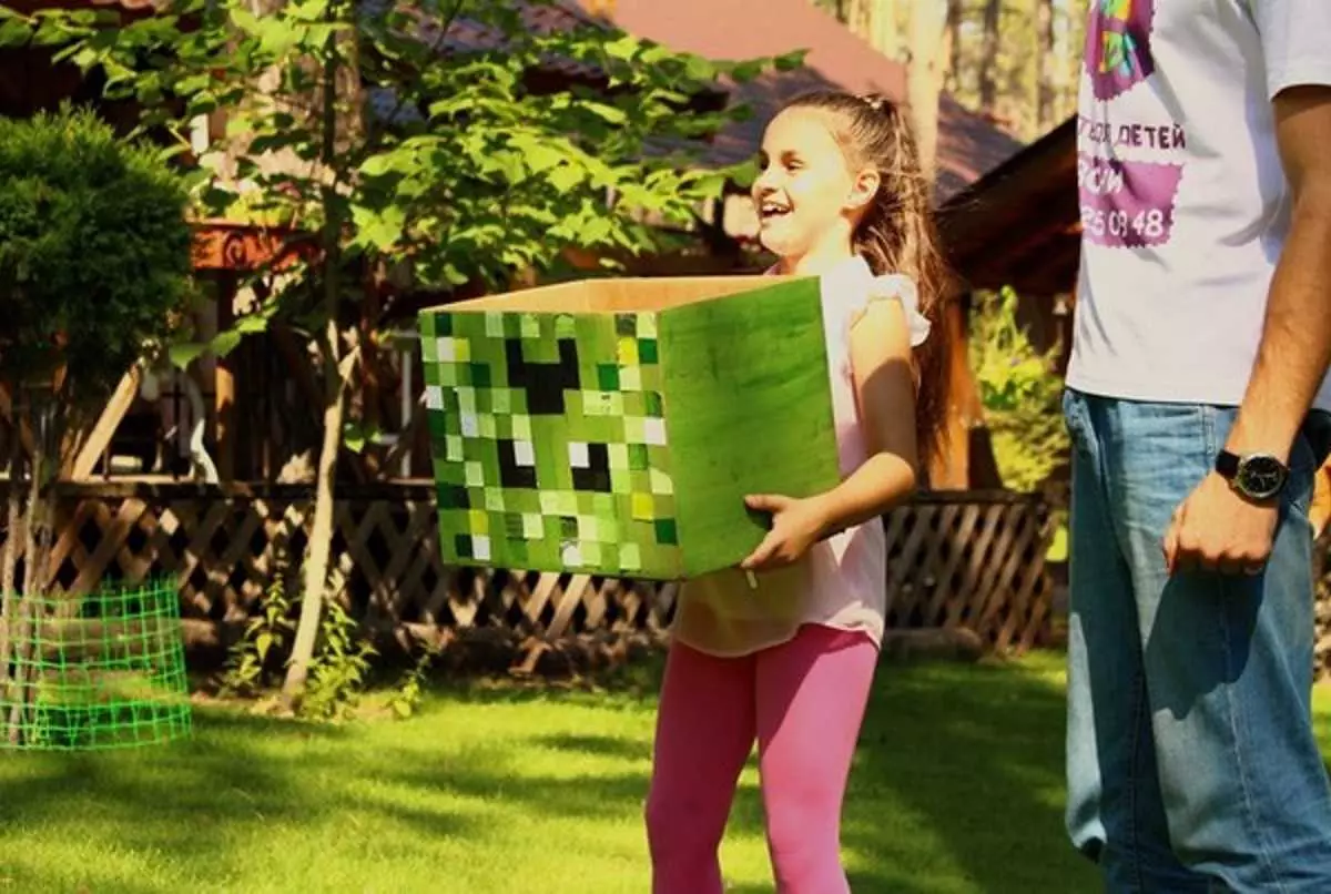 Misiones en la calle para niños: misiones de la búsqueda en la ciudad y el guión en la naturaleza, los enigmas del juego de la ciudad, las ideas de las misiones de invierno y verano. ¿Cómo pasar una búsqueda de deportes? 18257_21