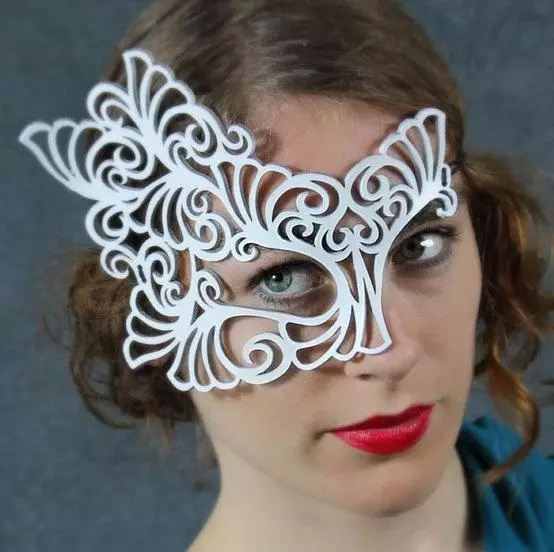 Novoroční masky: Jak udělat karnevalovou masku pro nový rok s vlastními rukama z papíru pro děti? Modely pro chlapce a dívky, dospělé masky 18288_12