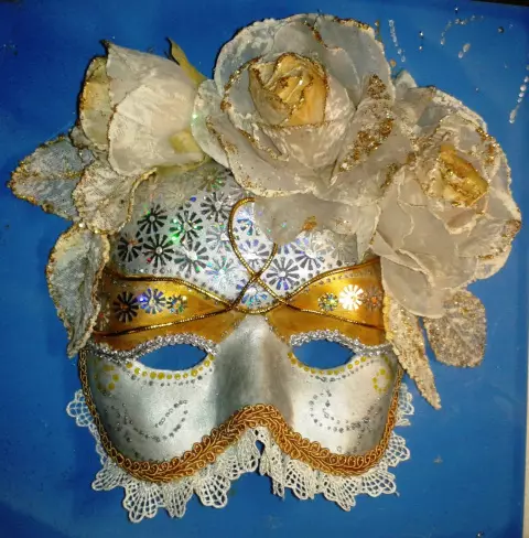 Novoletne maske: Kako narediti karnevalsko masko za novo leto z lastnimi rokami iz papirja za otroke? Modeli za fante in dekleta, odrasle maske 18288_6