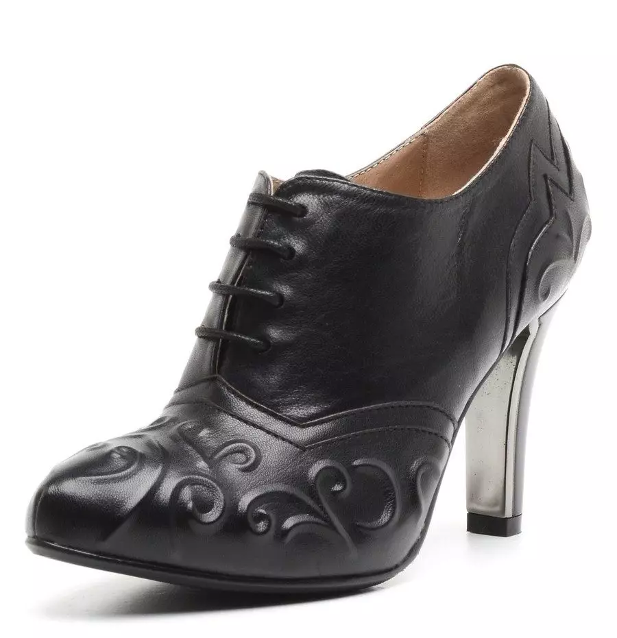 Սեւ կոճ կոշիկներ (110 լուսանկար). Կանանց թավշյա մոդելներ գարշապարի վրա, ինչ զուգագուլպաներով հագնել, ինչ հագուստով կոշիկները համատեղել պիթոնի մաշկից 1834_78