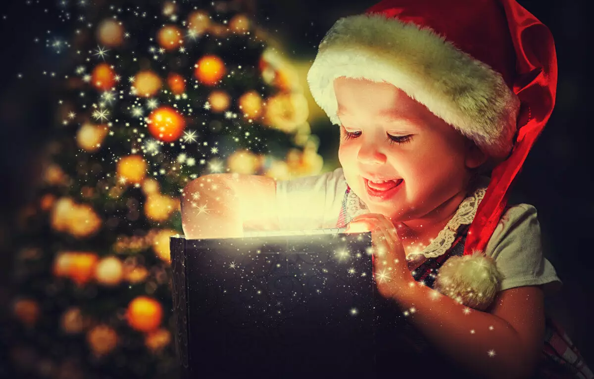 Подарък момче на 3 години за новата година: най-добрите идеи за подаръци за Нова година по отношение на детето, изборът на образователни играчки 18351_3