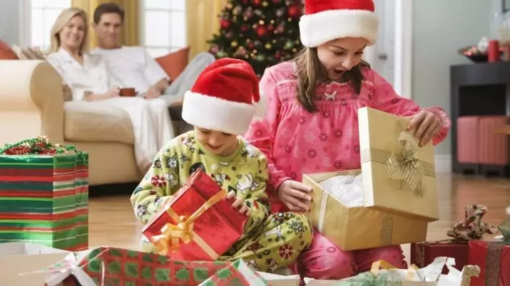 When do gifts for the new year? What date is it put under the christmas tree? When do Christmas gifts open? 18359_10