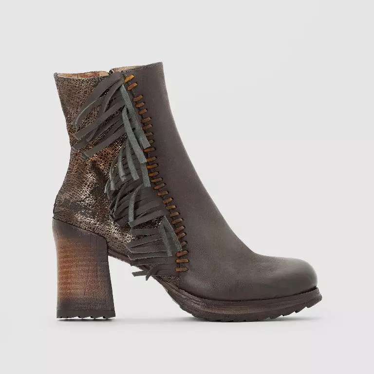 Күзгі-қысқы етік 2021-2022 (74 сурет): Сән Күзгі Collections мен модельдері, Demi-маусымы Әйелдер Ankle Boots 1835_33