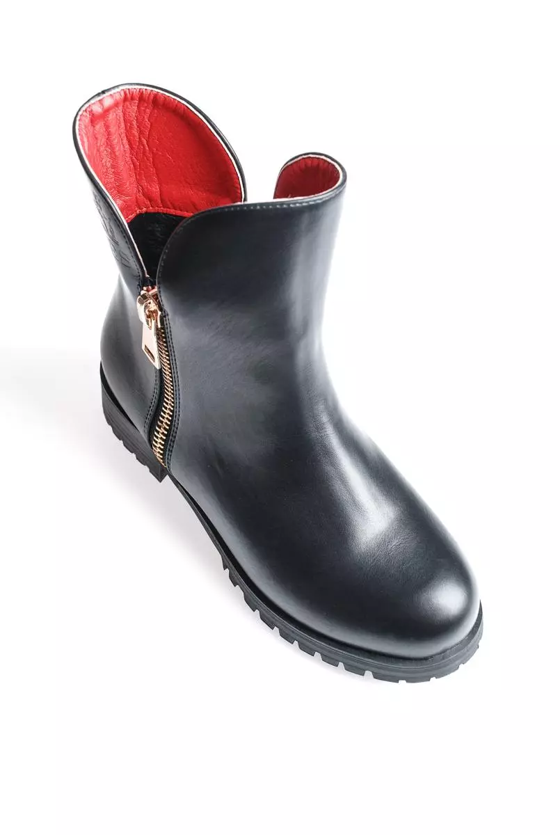 Boots (135 Foto): Tren Fashion 2021, dari Red Rock, Eva, Unta, Penggiling, Cara Memakai Derby Dengan Jeans, Militari dan Gaya Burgundy 1842_12