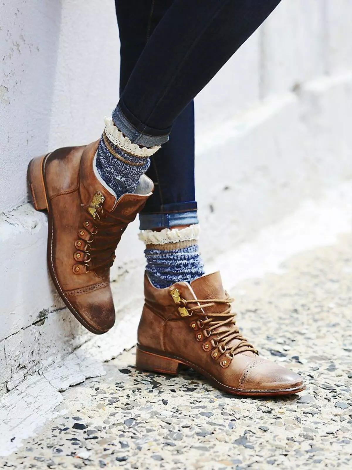 Boots (135 fotografií): módne trendy 2021, z Red Rock, Eva, ťava, brúsky, ako nosiť derby s džínsy, militari a burgundsky štýl 1842_127