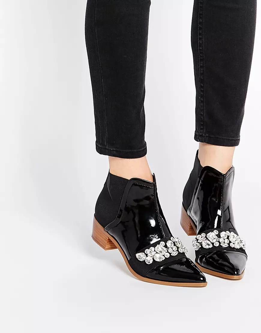 Boots (135 wêne): Trendên Fashion 2021, ji Rock Rock, Eva, Camel, Grinders, How to Wear Derby With Jeans, Mîlîtar & Burgundy Style 1842_24