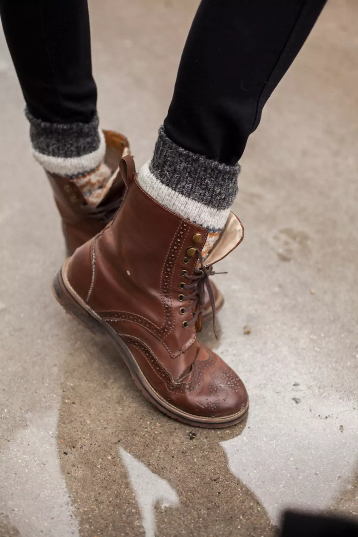 Boots (135 fotografií): módne trendy 2021, z Red Rock, Eva, ťava, brúsky, ako nosiť derby s džínsy, militari a burgundsky štýl 1842_66
