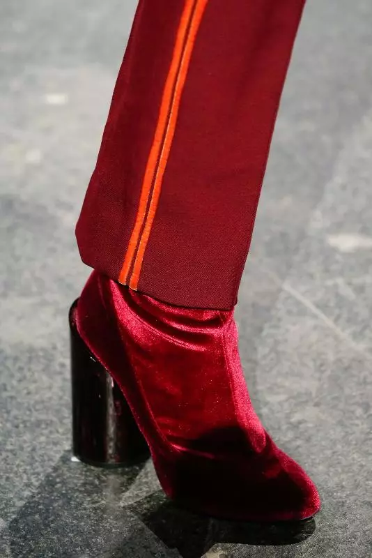 Boots (135 ritratt): Xejriet tal-moda 2021, minn Red Rock, EVA, ġemel, grinders, kif tilbes derby ma 'jeans, militari u stil ta' Burgundy 1842_75