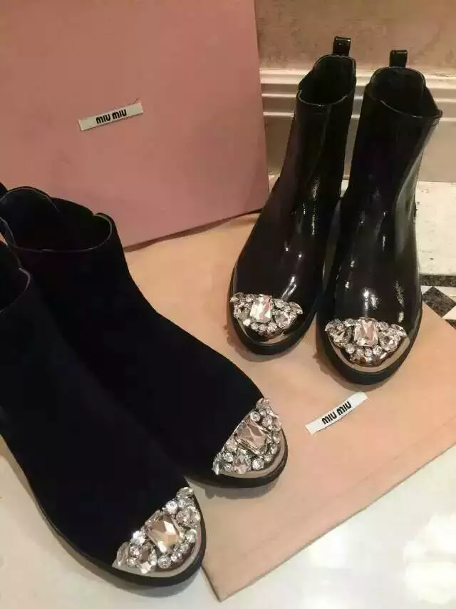 Boots (135 wêne): Trendên Fashion 2021, ji Rock Rock, Eva, Camel, Grinders, How to Wear Derby With Jeans, Mîlîtar & Burgundy Style 1842_84