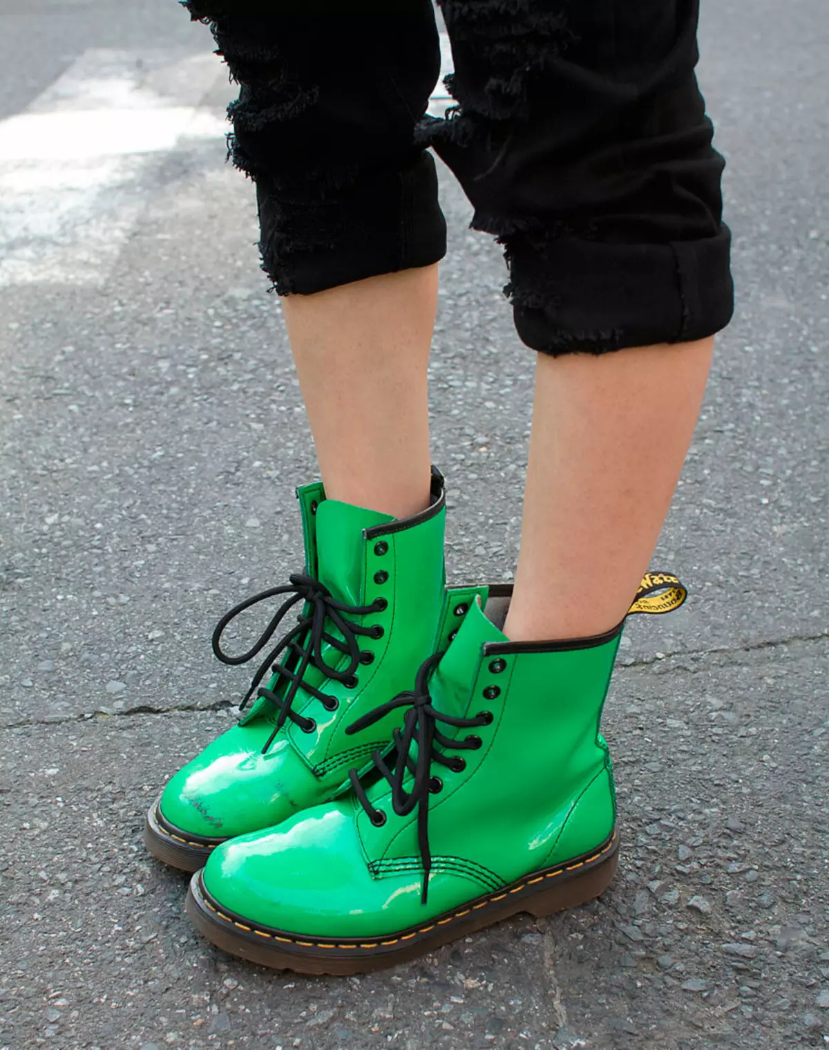 Green boots (45 photos): Women's winter models, with which wearing nubuck's dark green shoes 1846_12