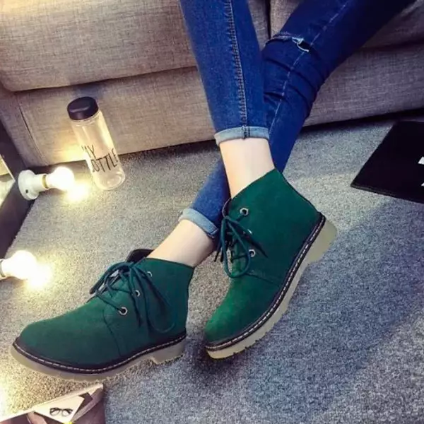 Zelené topánky (45 fotografií): Dámske zimné modely, s ktorými na sebe Nubuck je tmavo zelené topánky 1846_3