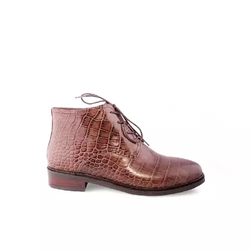 Эмэгтэйчүүдийн LACQueed Boots (64 зураг): лак, цэнхэр, ягаан өвлийн загвар өмсөгч 2021 1849_56