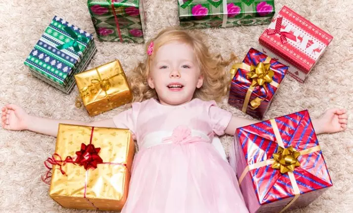 რა უნდა მისცეს ბავშვს 4 წლის განმავლობაში? ორიგინალური დაბადების დღე საჩუქრები ქალიშვილი. რა სასარგებლოა ოთხი წლის შვილი და შვილიშვილები? განვითარებადი და უჩვეულო საჩუქრები 18547_3