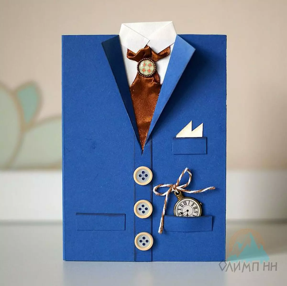 Postkort-shirt den 23. februar: Håndværk fra papir med egne hænder, origami med et slips. Sådan træder du i trin for at lave en gave til børn og far fra et håndklæde? 18579_38